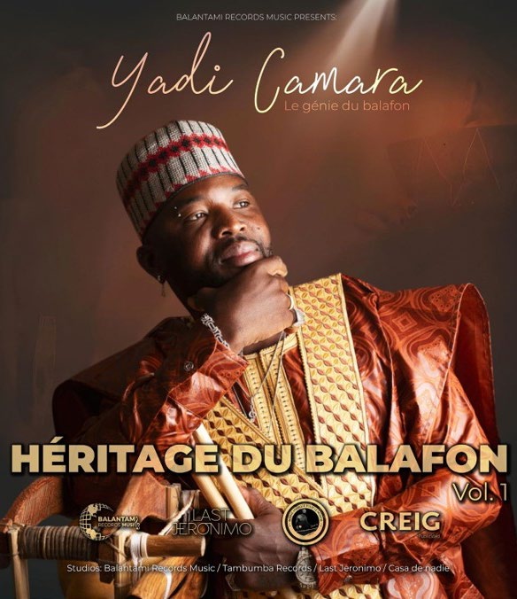 Arte de Héritage du Balafon con un retrato de Yadi Camara.